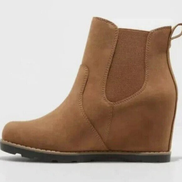 Universal Thread Cassie Faux Leather Wedge Boot!!! - Picture 2 of 2